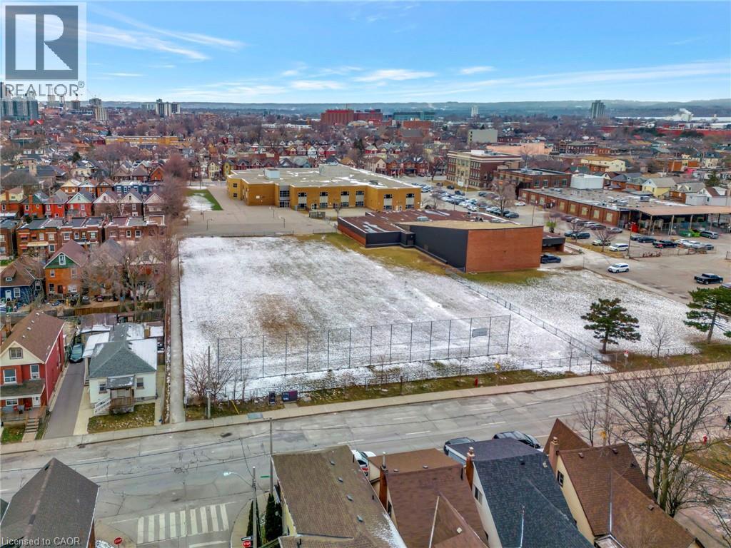 Photo 36 of 142 Sanford Avenue N, Hamilton ON