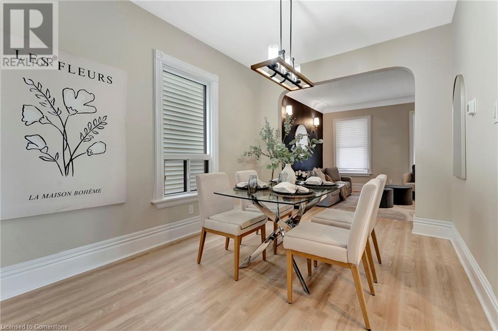 Photo 11 of 142 Sanford Avenue N, Hamilton ON