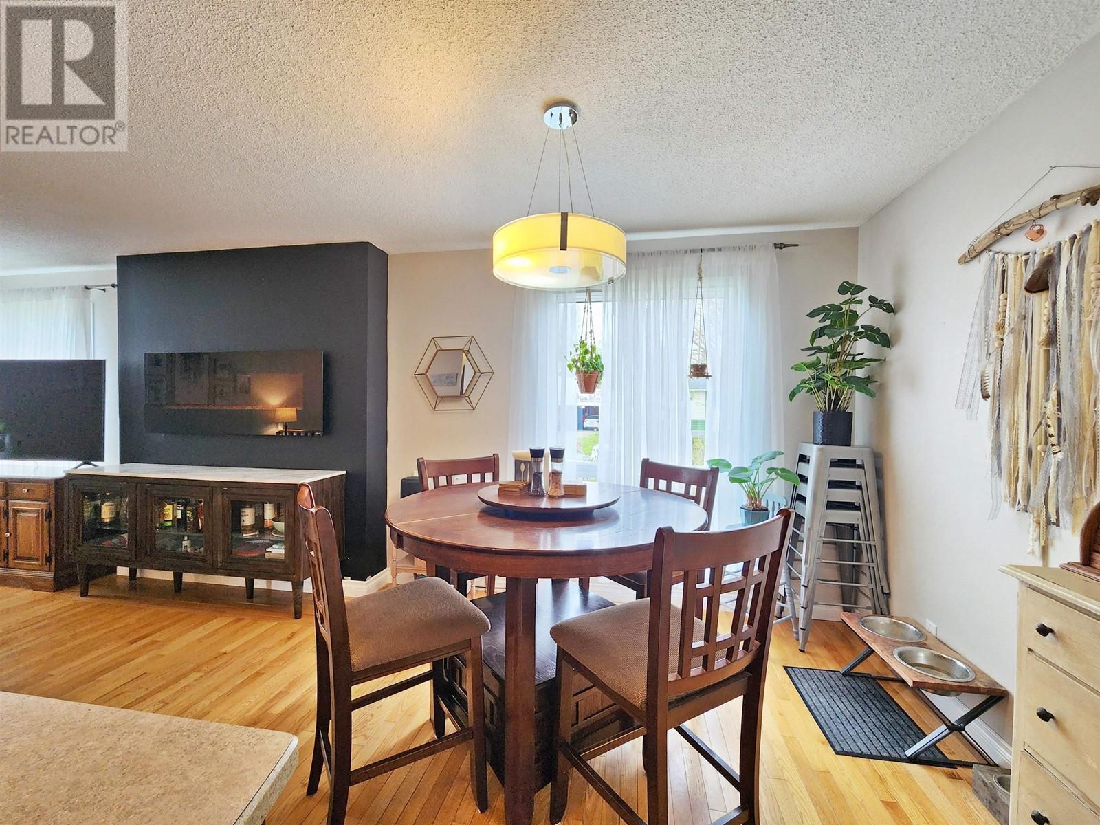 576 PIERCE CRESCENT, Quesnel