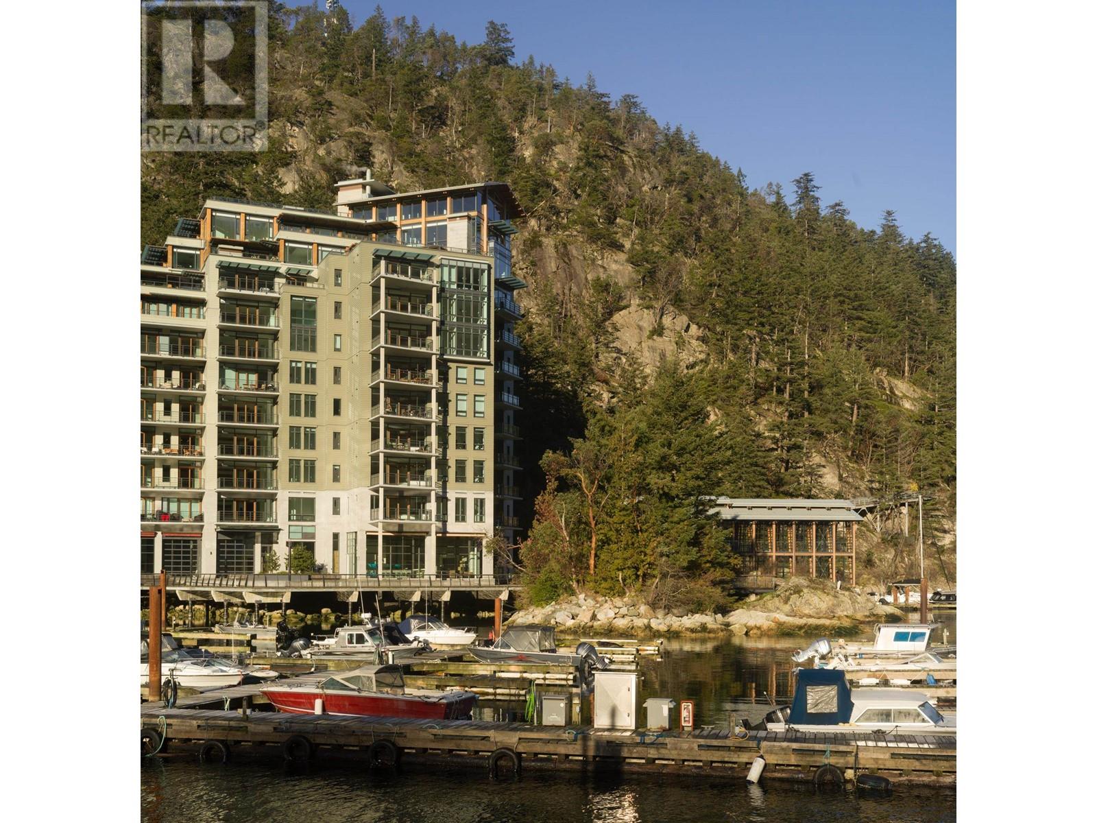 Photo 29 of 302 6707 Nelson Avenue, West Vancouver BC