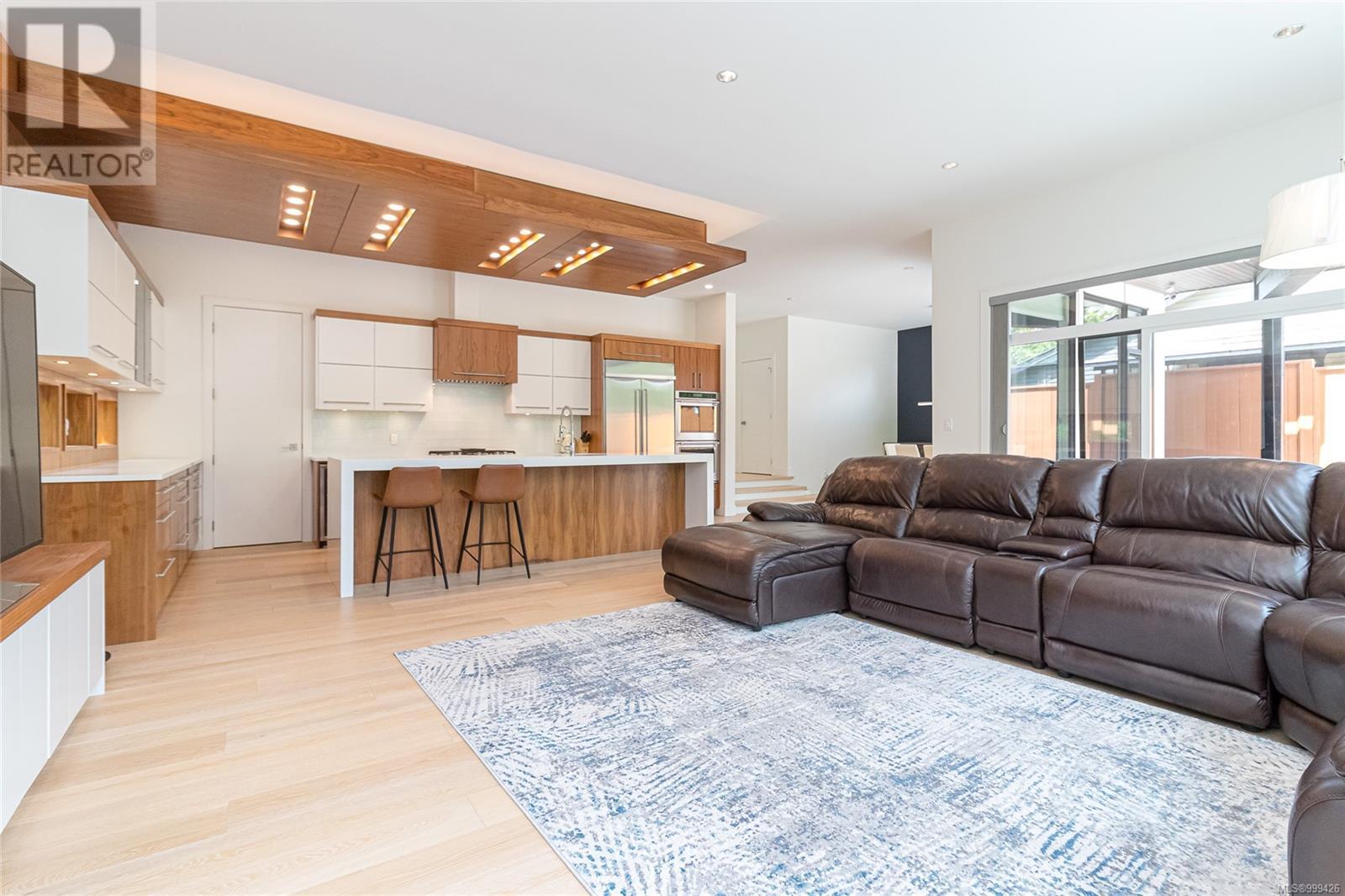  1165 Royal Oak Drive, Saanich