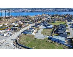  1727 Treffry Place, Summerland