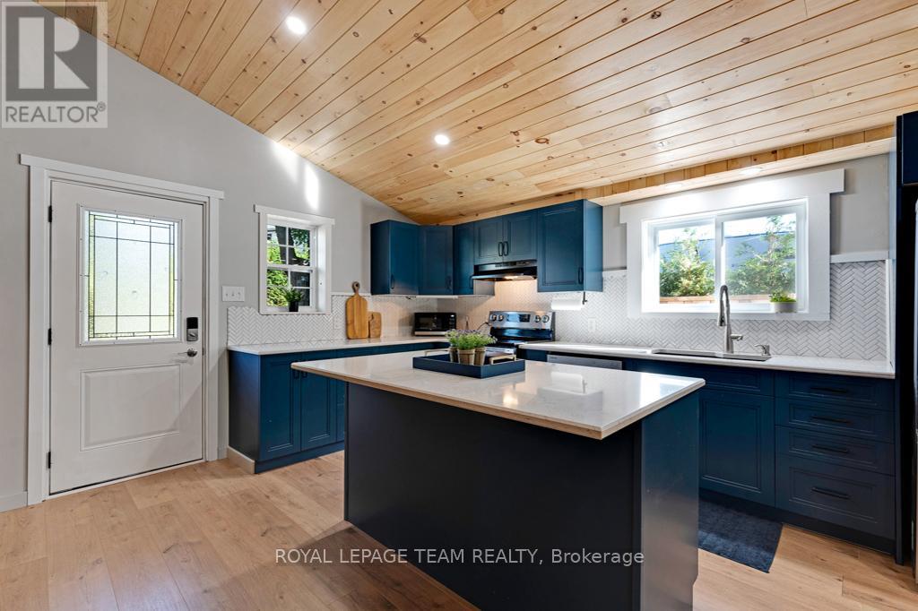Photo 9 of 118 William Street, Merrickvillewolford ON