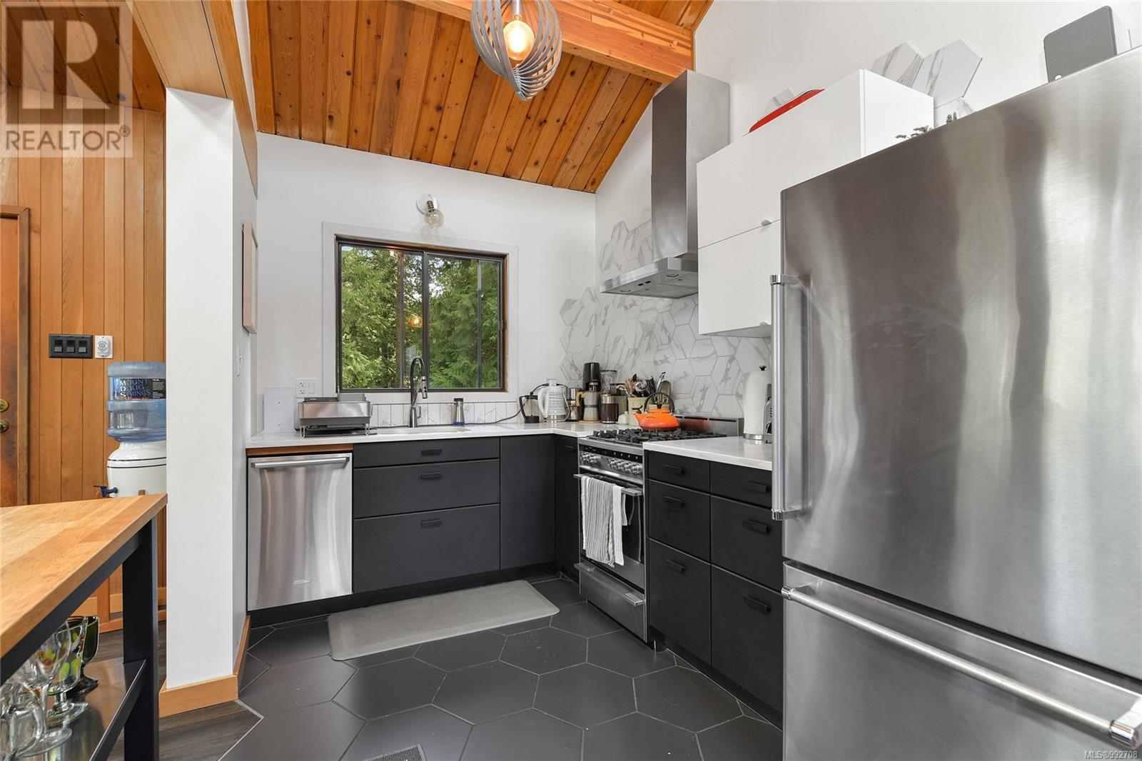  532 Aya Reach Road, Mayne Island