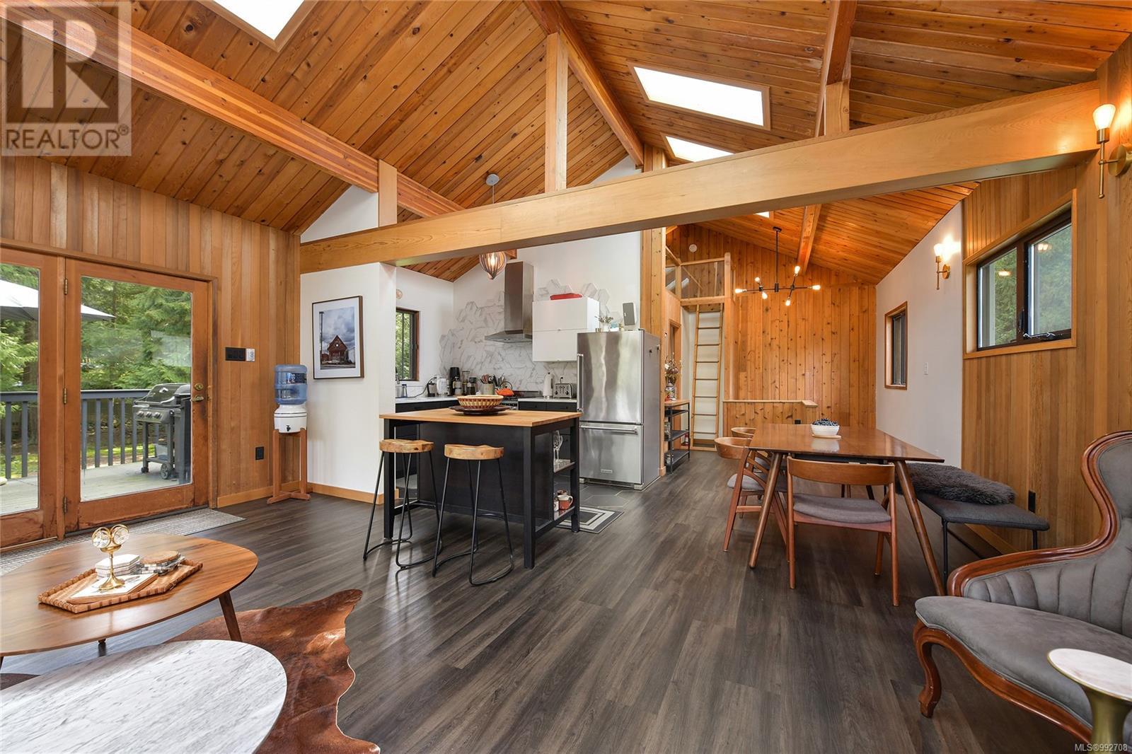  532 Aya Reach Road, Mayne Island