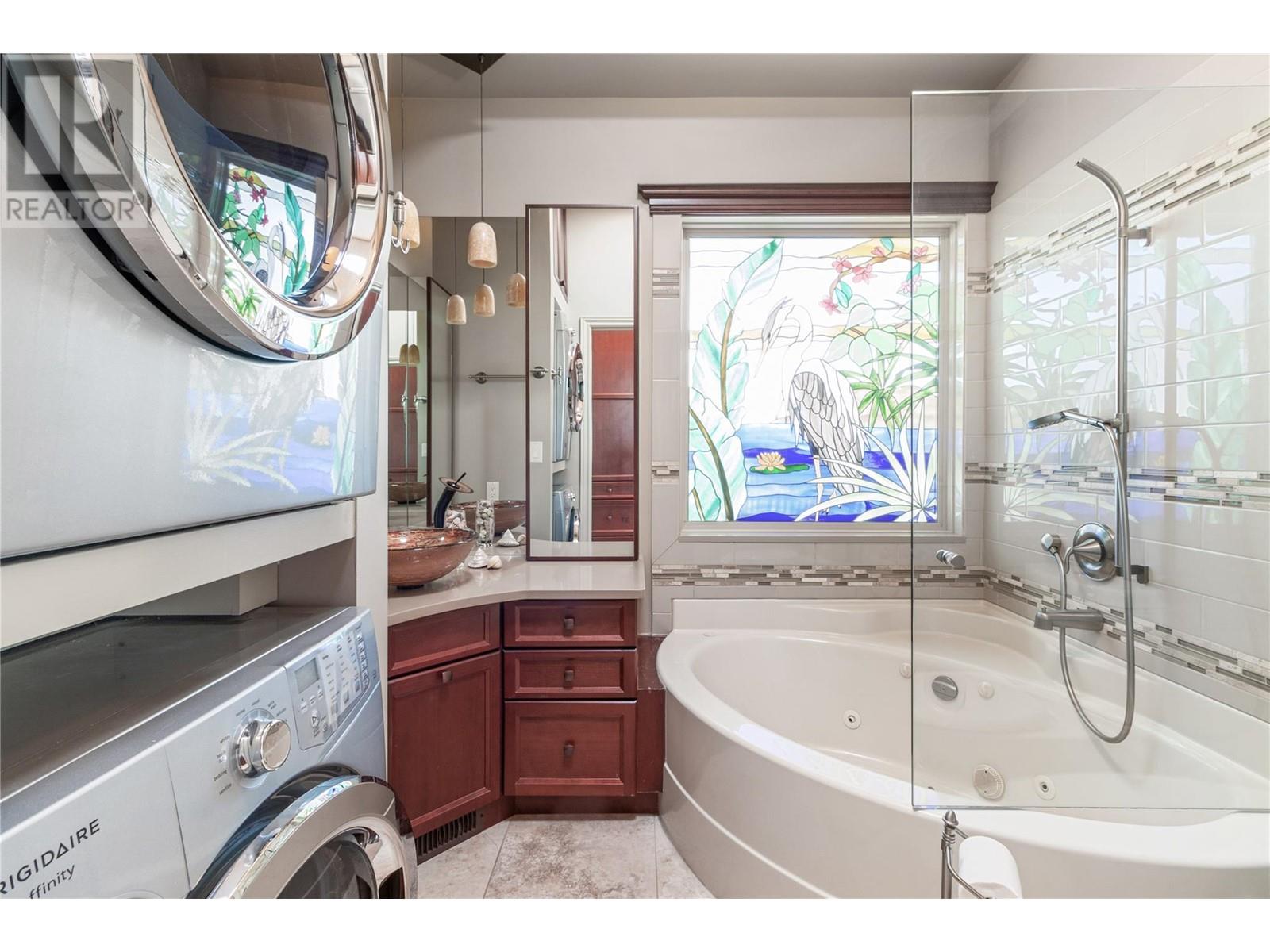 319 415 Commonwealth Road, Kelowna