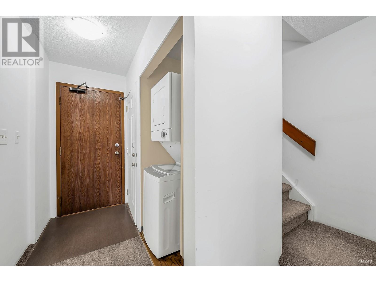 Photo 11 of 108 812 Milton Street, New Westminster BC