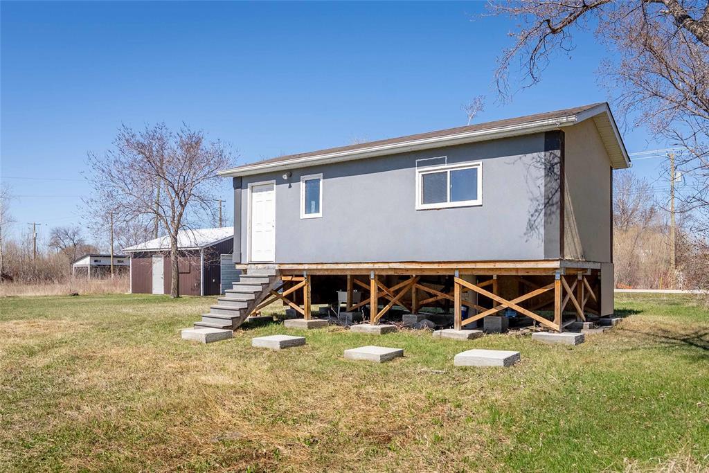 Photo 18 of 693 Venice Road S, St Laurent MB
