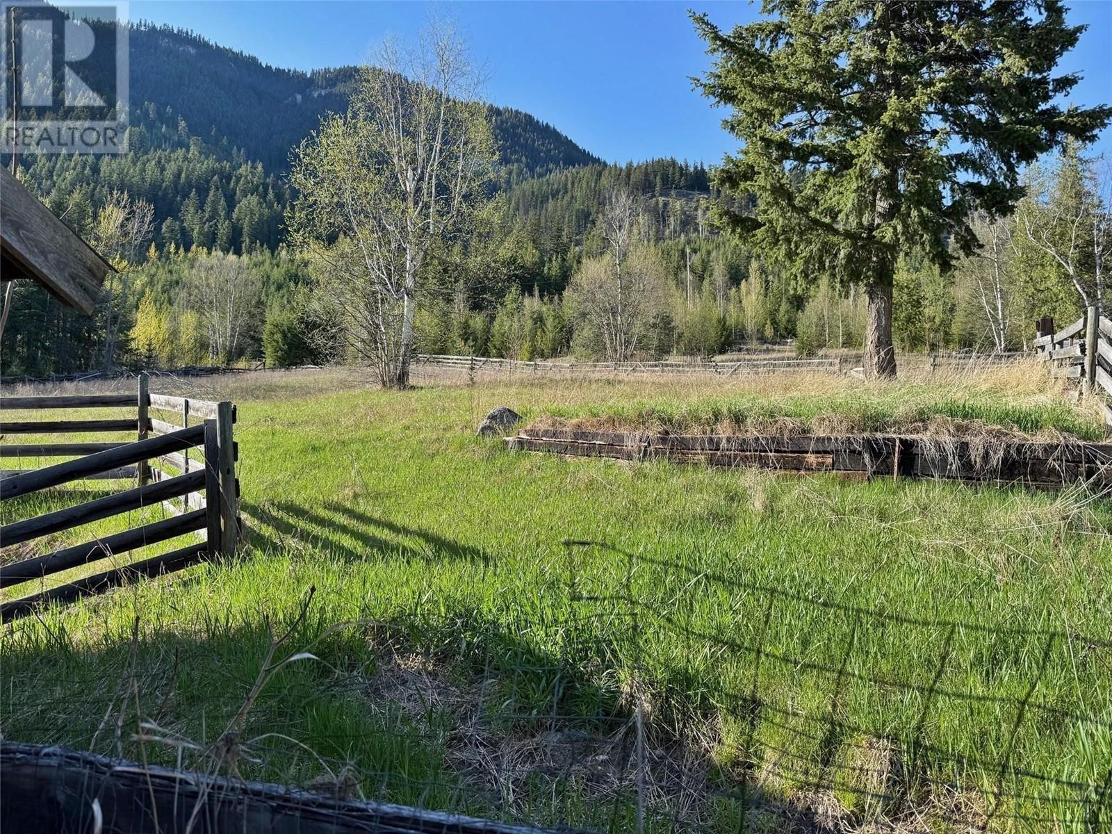 3437 YELLOWHEAD HIGHWAY - 19