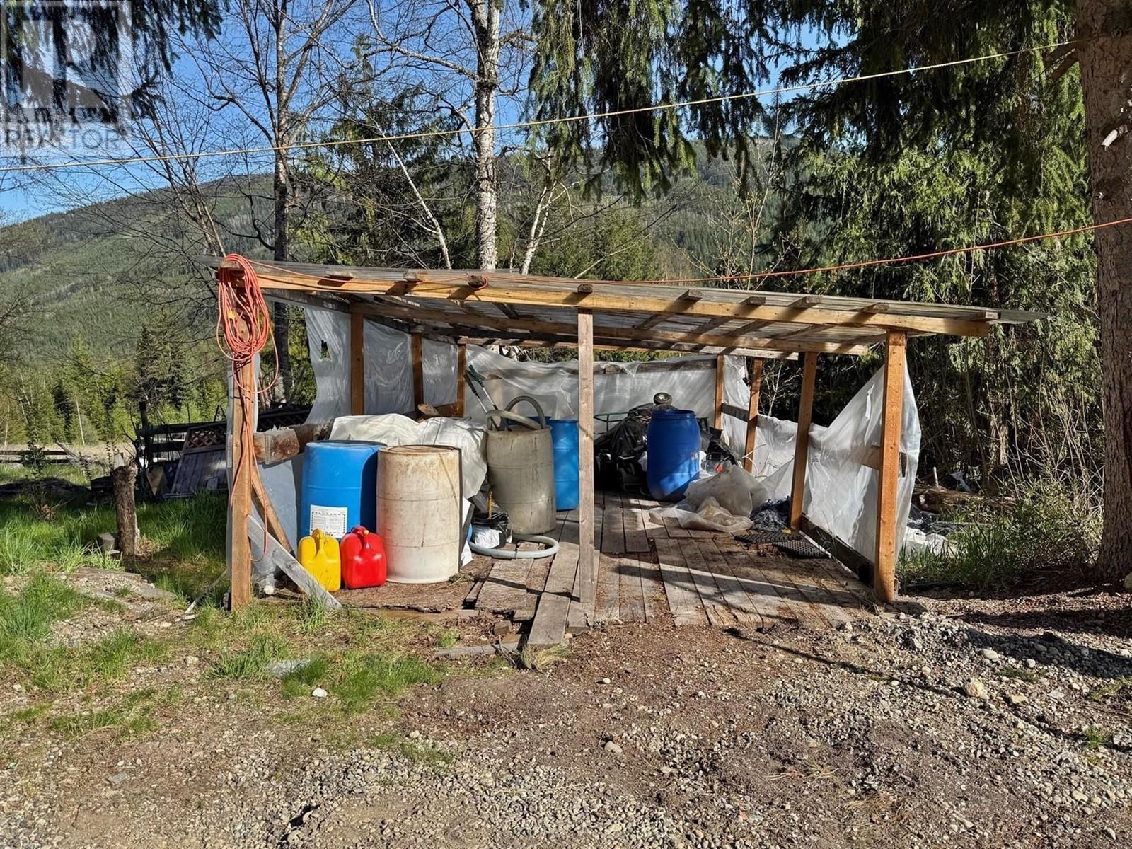 3437 YELLOWHEAD HIGHWAY - 15