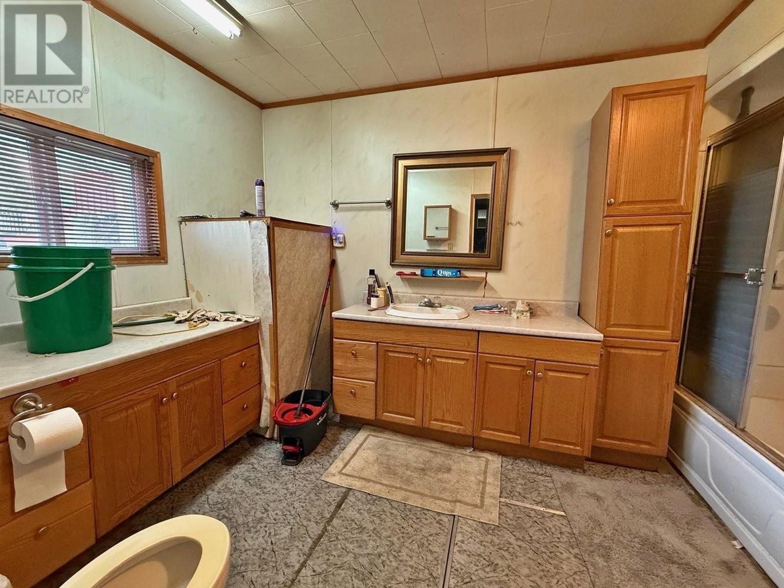 3437 YELLOWHEAD HIGHWAY - 12