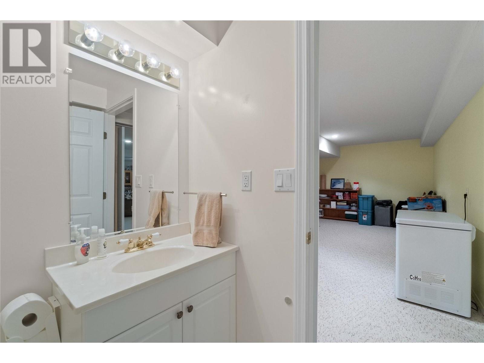 Photo 43 of 1120 12 Street Ne Unit 2, Salmon Arm BC