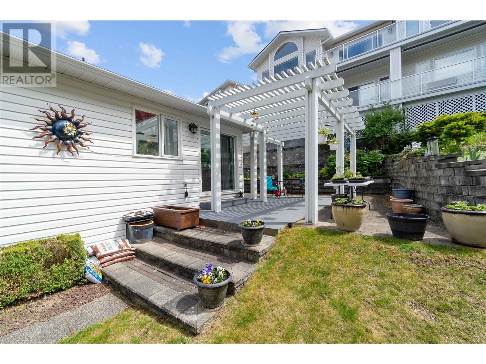 Photo 57 of 1120 12 Street Ne Unit 2, Salmon Arm BC