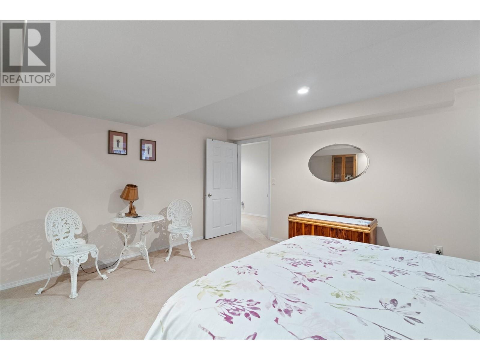 2 1120 12 Street Northeast, Salmon Arm