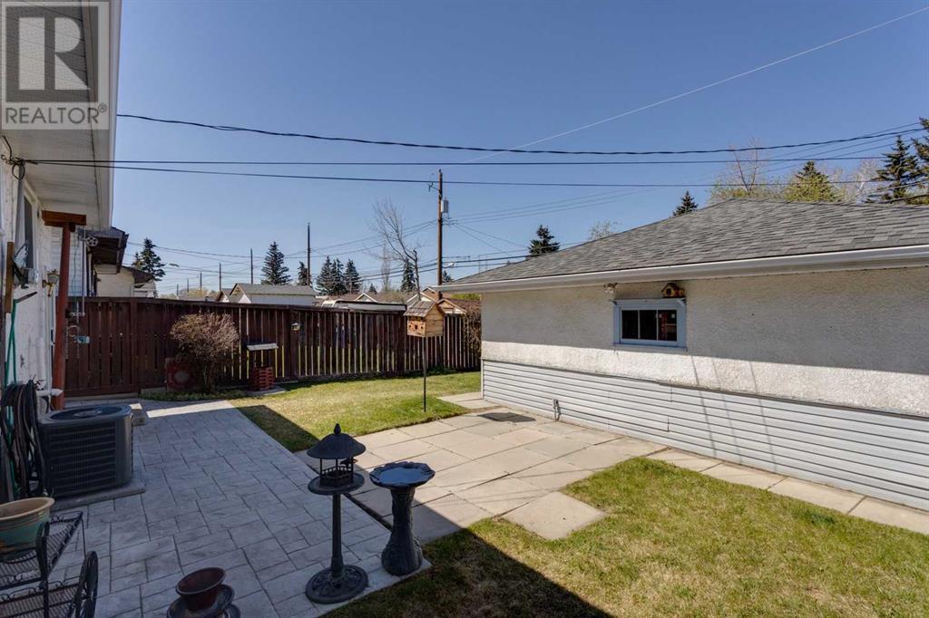 Single Family House Bungalow for Sale in  Dovercliffe Way SE Dover Calgary 
