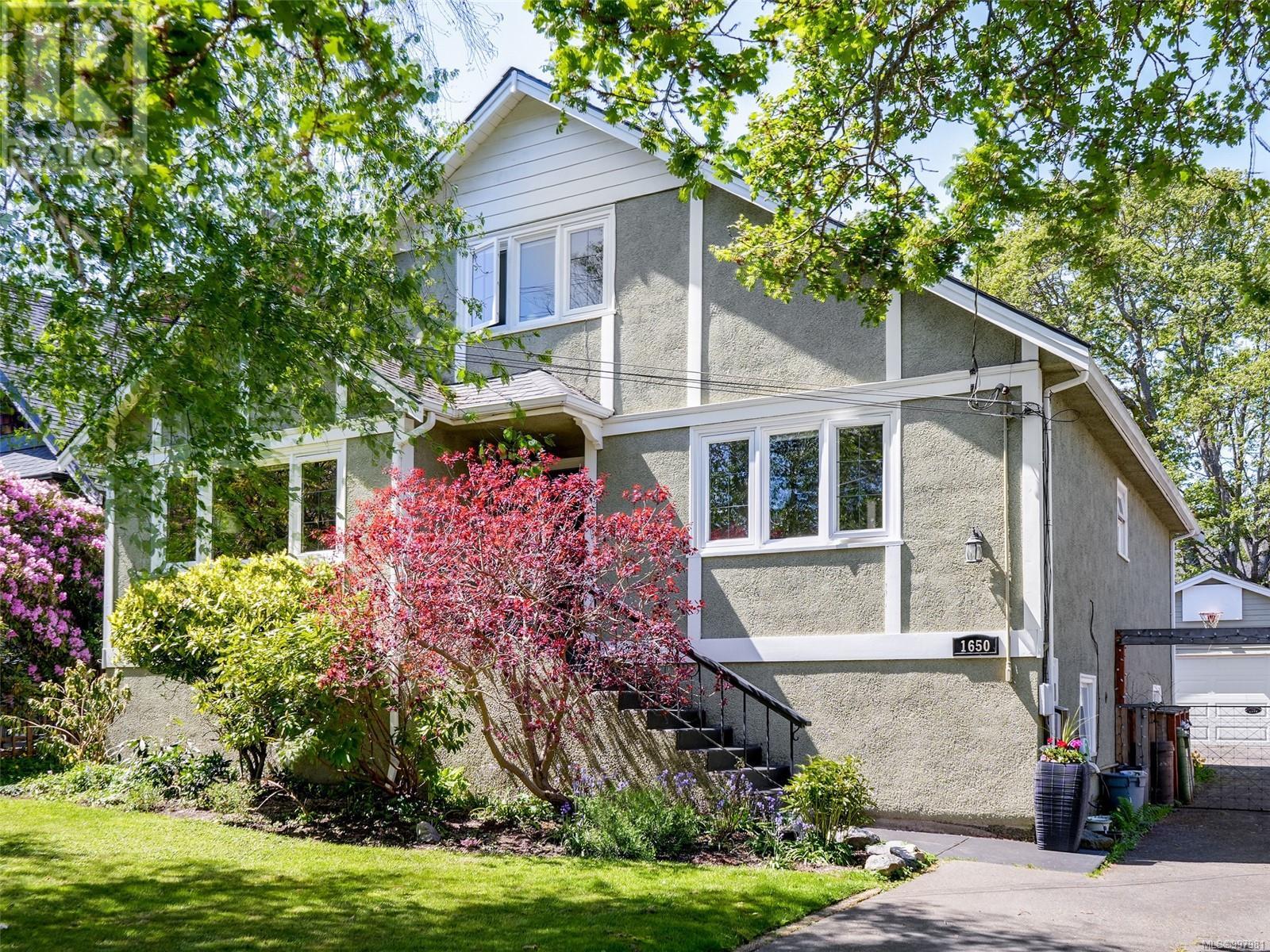 1650 Hampshire Road, Oak Bay
