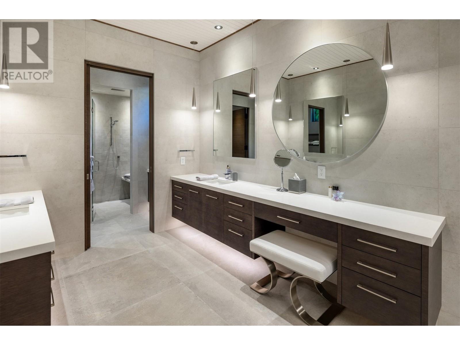  2463 Thacker Drive, West Kelowna