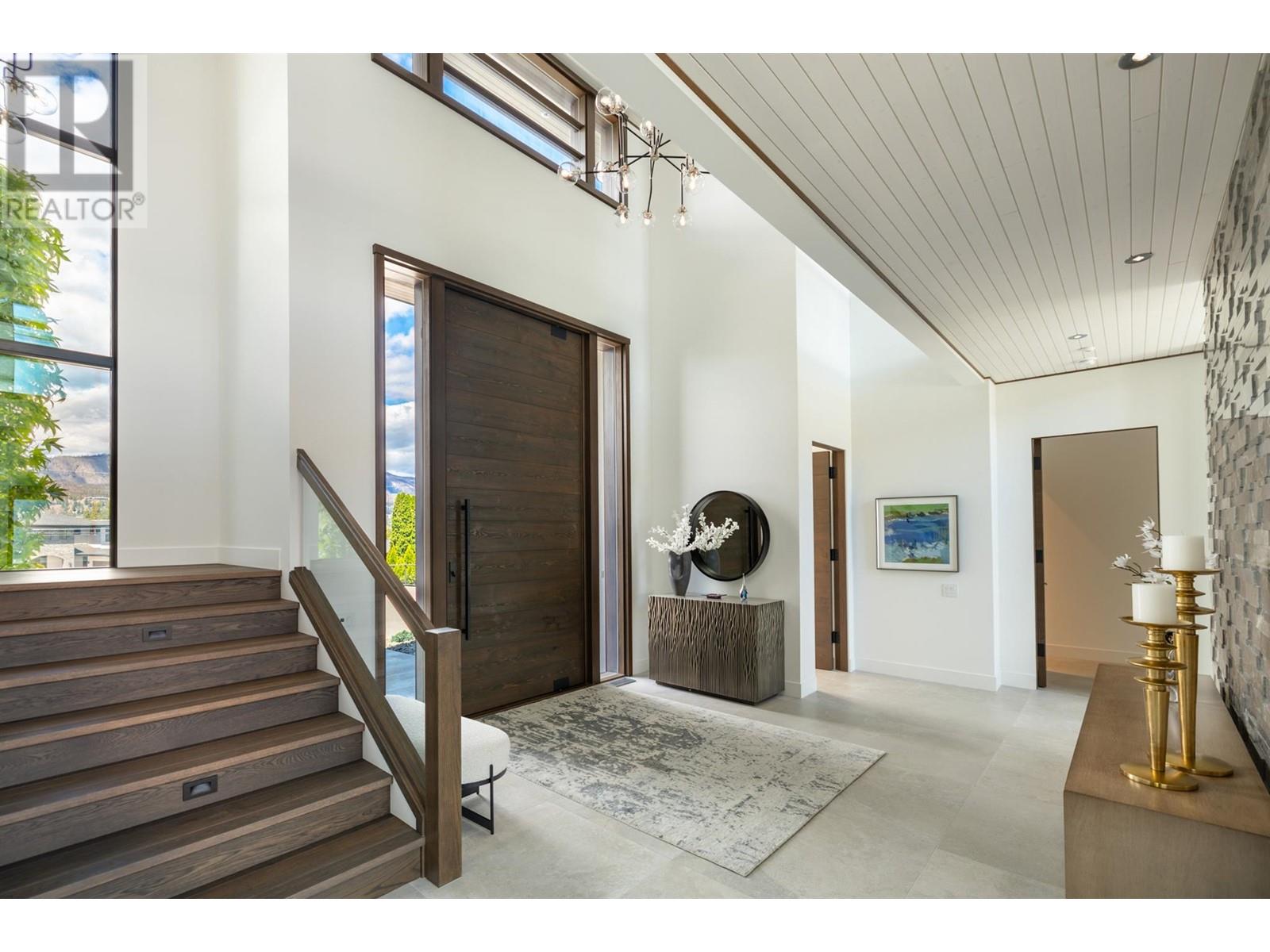  2463 Thacker Drive, West Kelowna