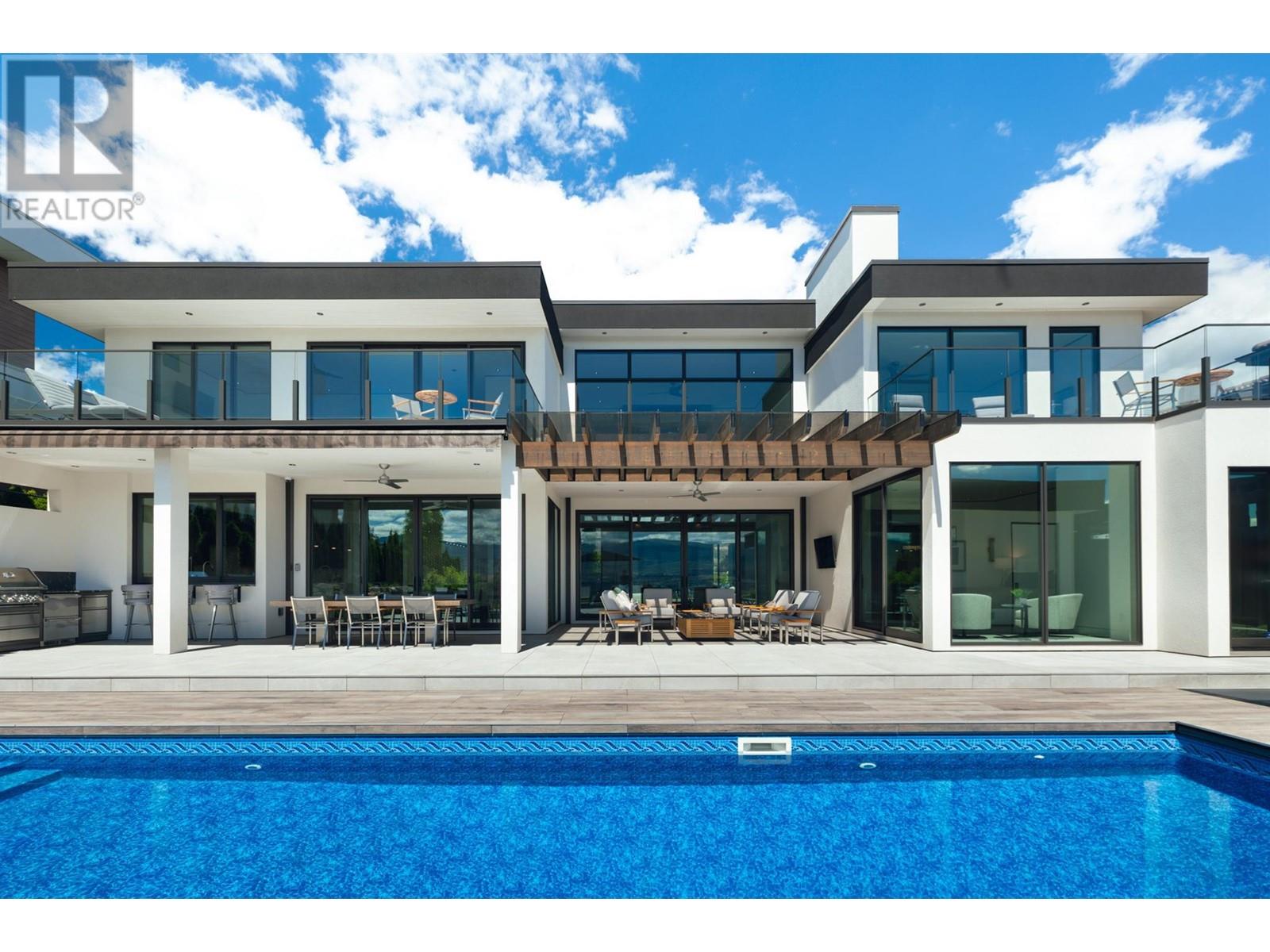 2463 Thacker Drive, West Kelowna