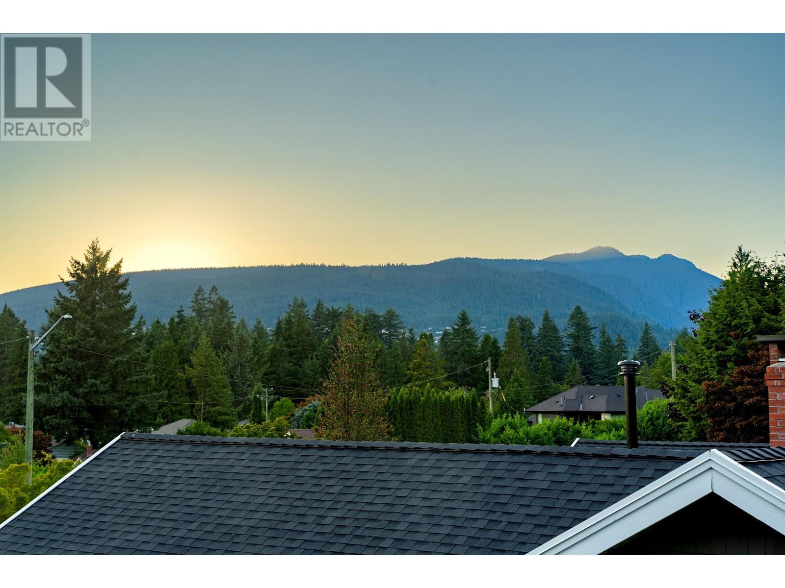 Photo 32 of 4168 Highland Boulevard, North Vancouver BC
