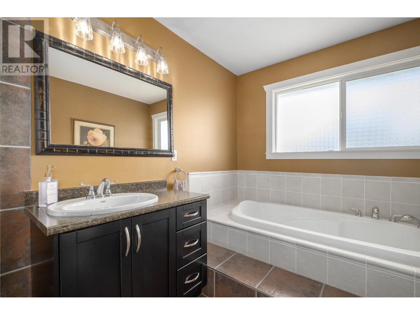 19569 116B AVENUE, Pitt Meadows real estate listing R3001470