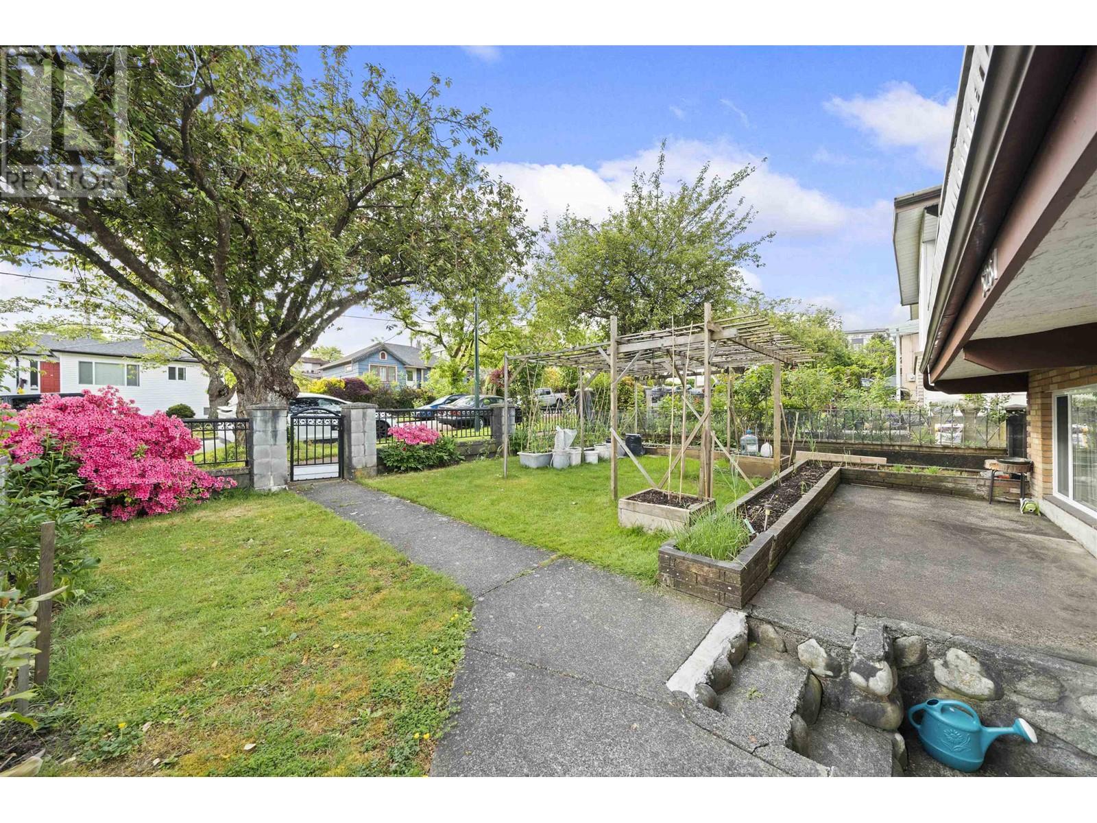 Photo 33 of 5267 Spencer Street, Vancouver BC