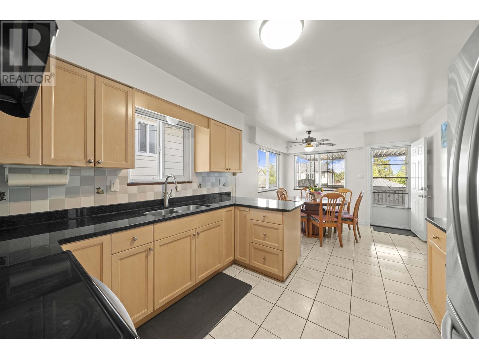 Photo 8 of 5267 Spencer Street, Vancouver BC