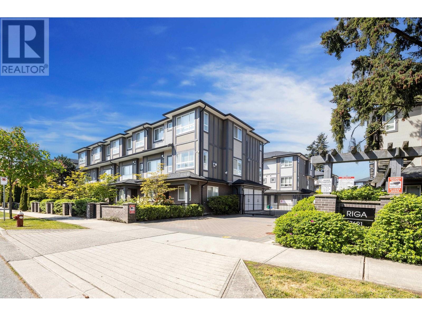 Photo 3 of 28 7691 Bridge Street, Richmond BC