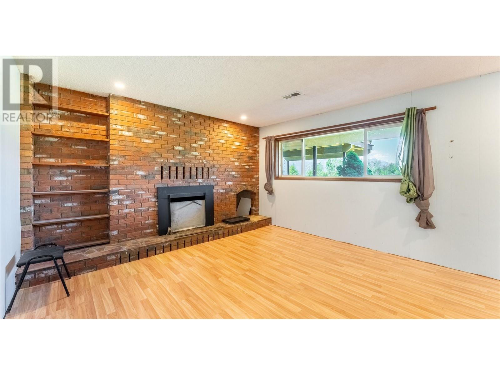 2303 Crusher Road, Creston
