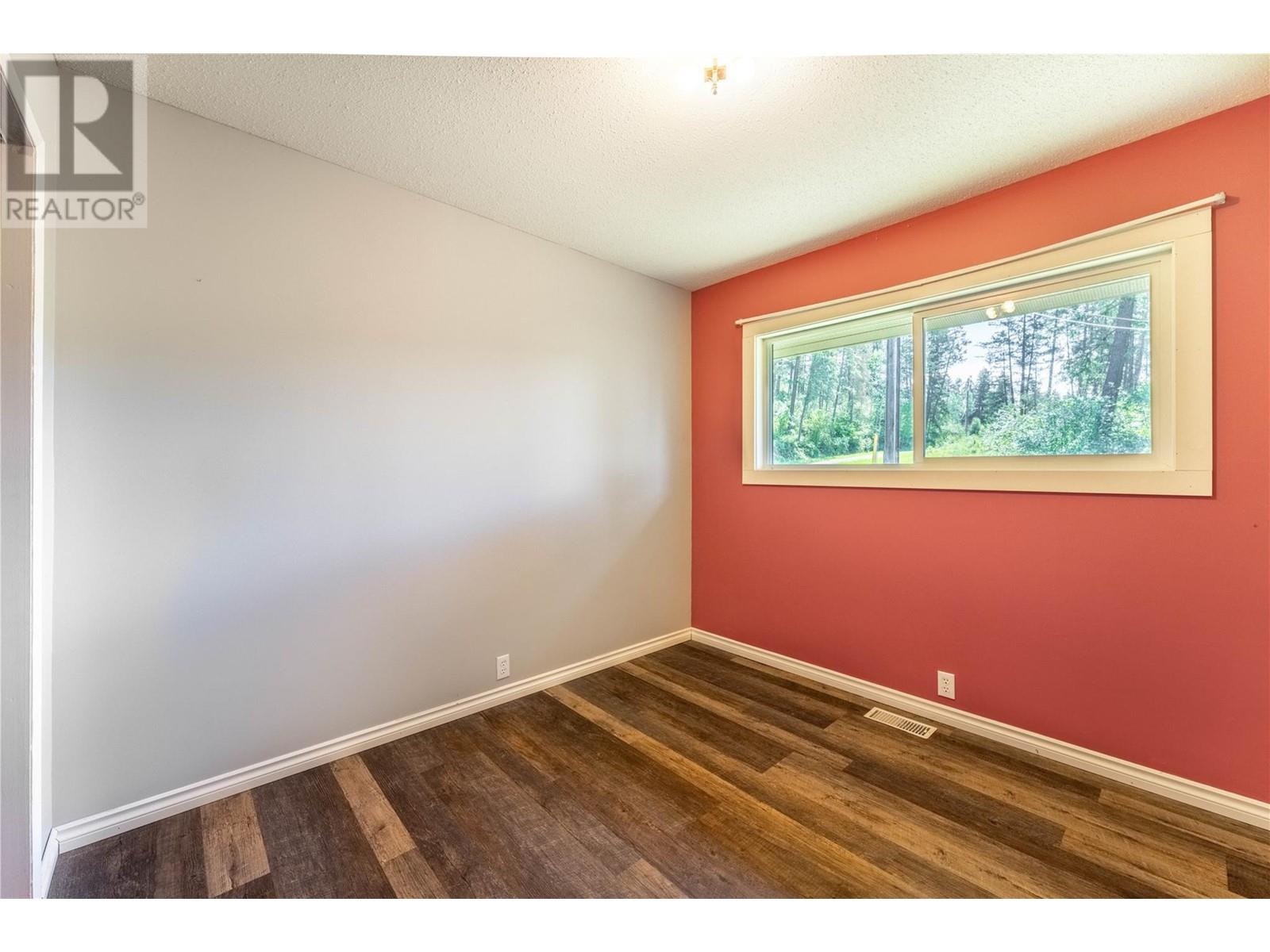 2303 Crusher Road, Creston