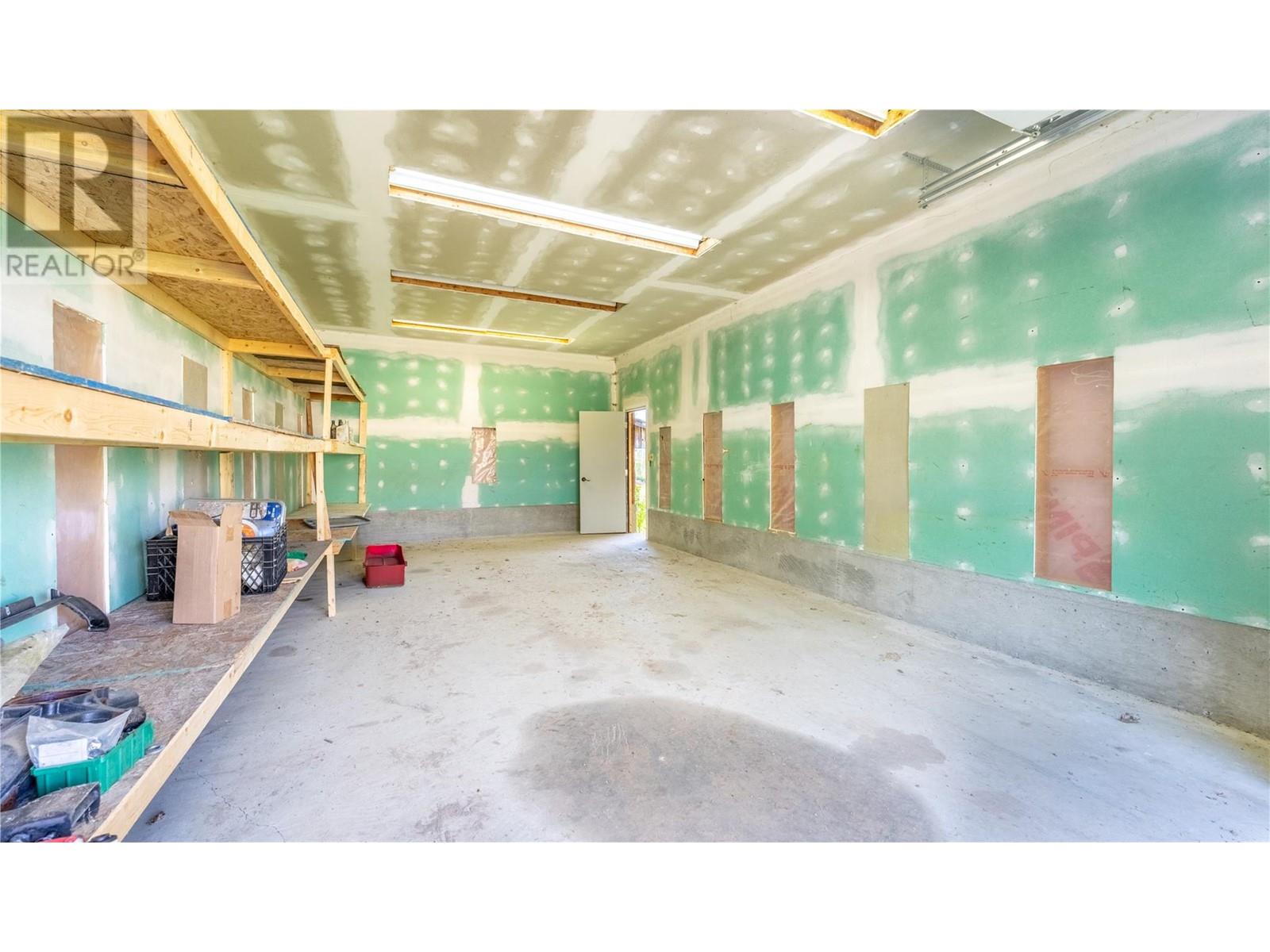 2303 Crusher Road, Creston