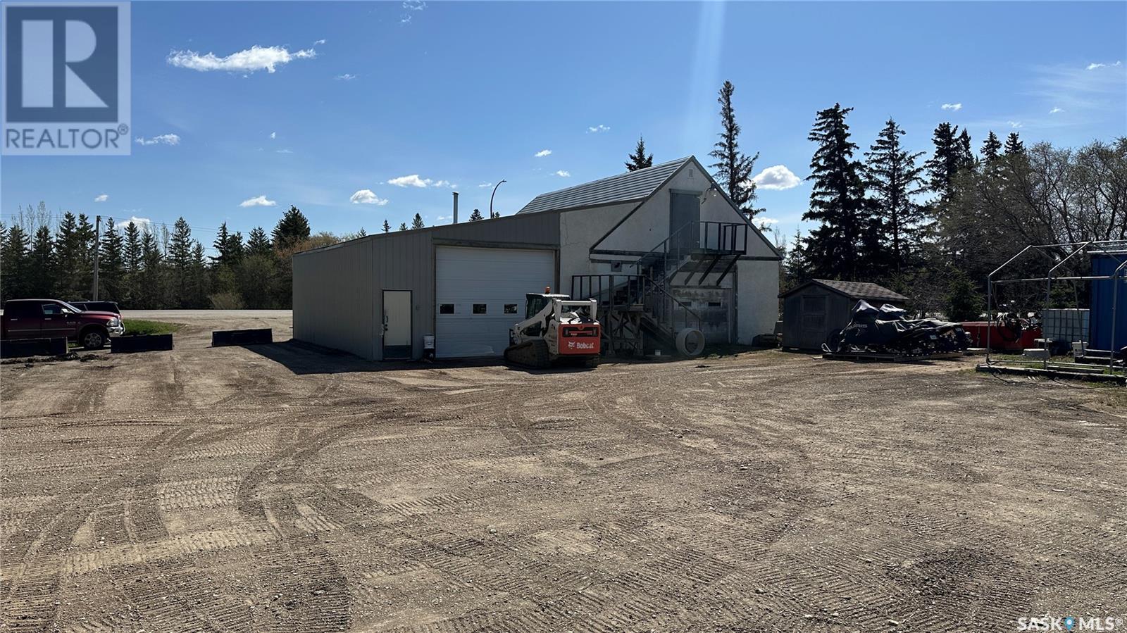 Photo 11 of 341 100 A Street, Tisdale SK
