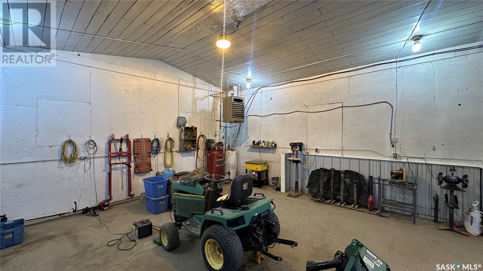 Photo 8 of 341 100 A Street, Tisdale SK