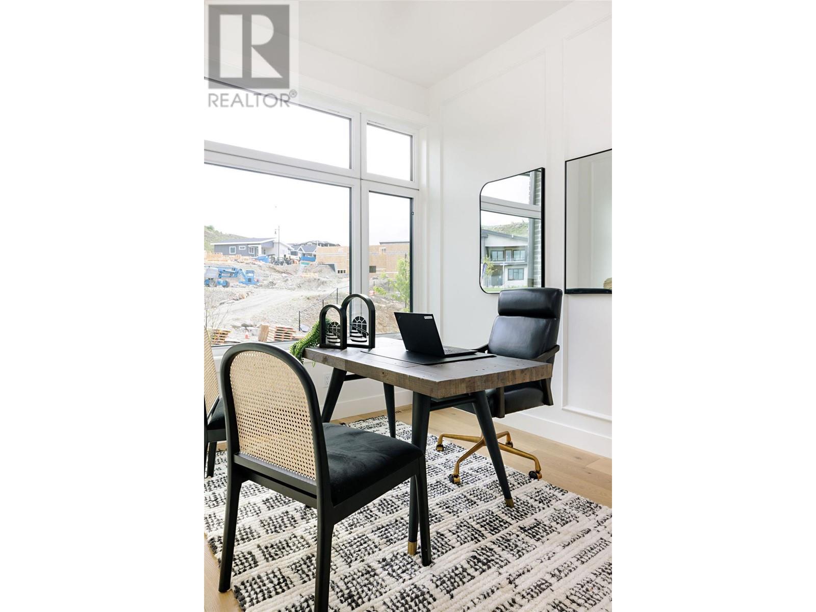  1050 Emslie Street, Kelowna