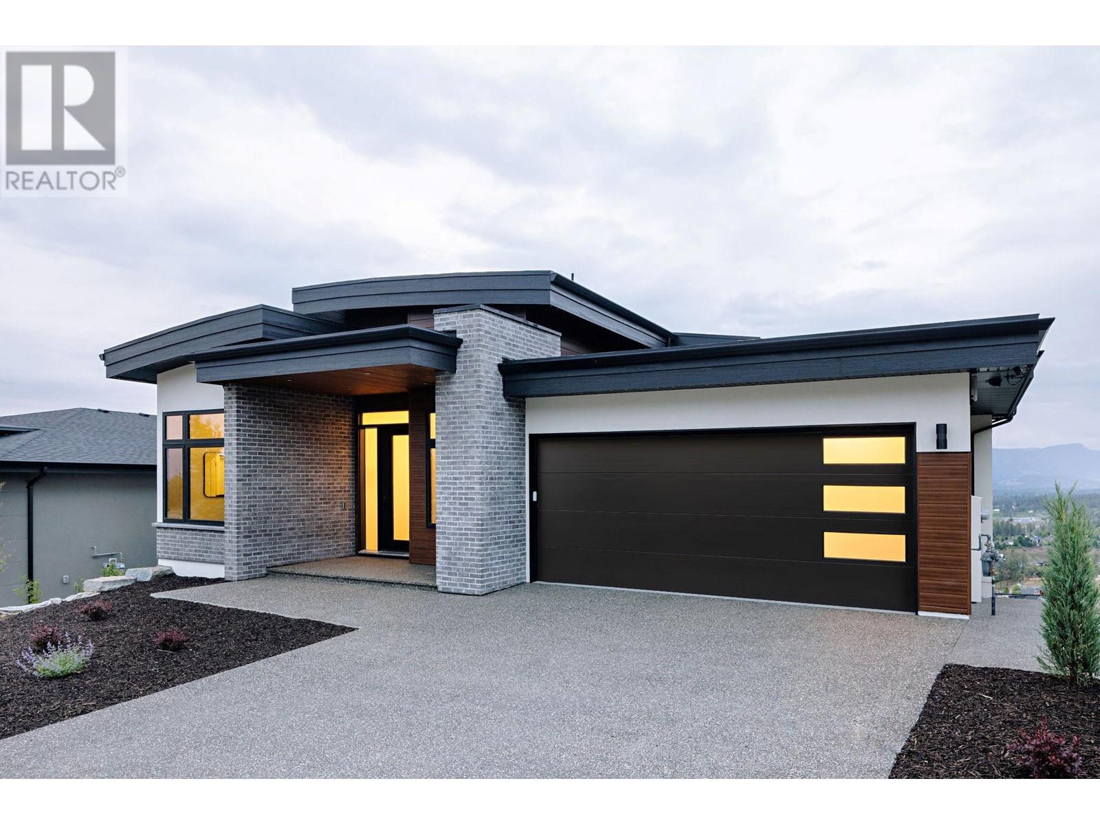  1050 Emslie Street, Kelowna