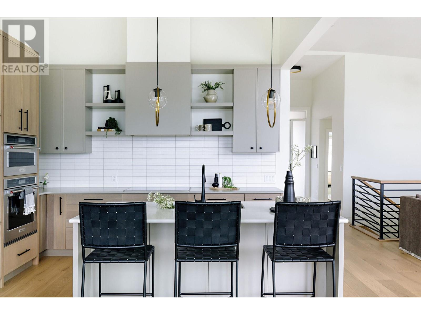  1050 Emslie Street, Kelowna