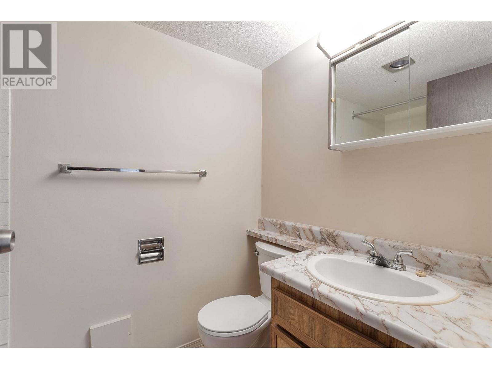 206 130 Skaha Place, Penticton