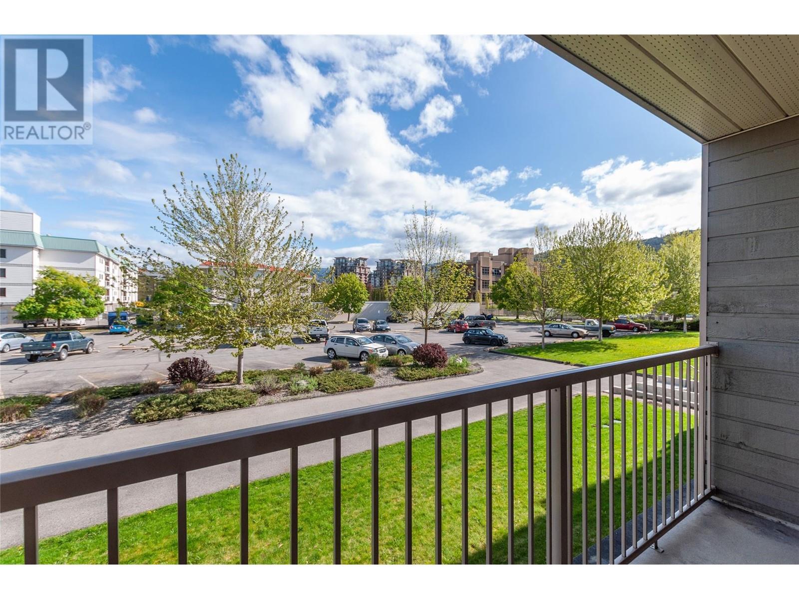 206 130 Skaha Place, Penticton