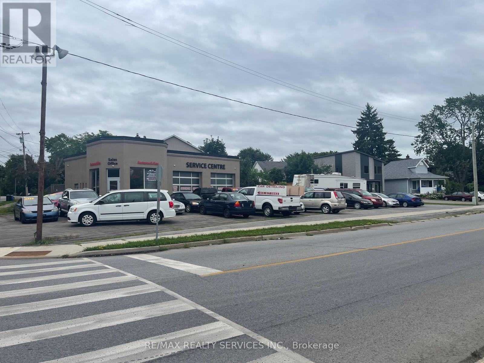 Photo 10 of 54 Ormond Street S, Thorold ON