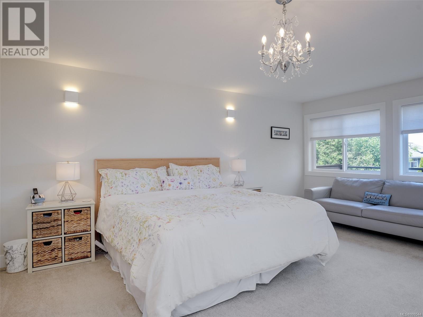  1202 Ocean Park Lane, Saanich