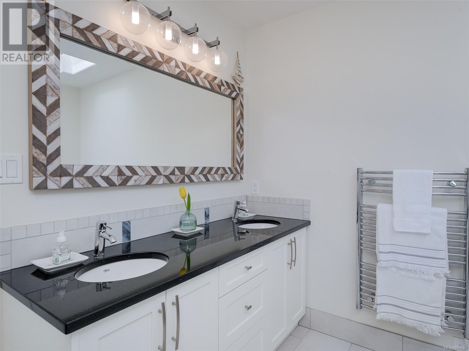  1202 Ocean Park Lane, Saanich