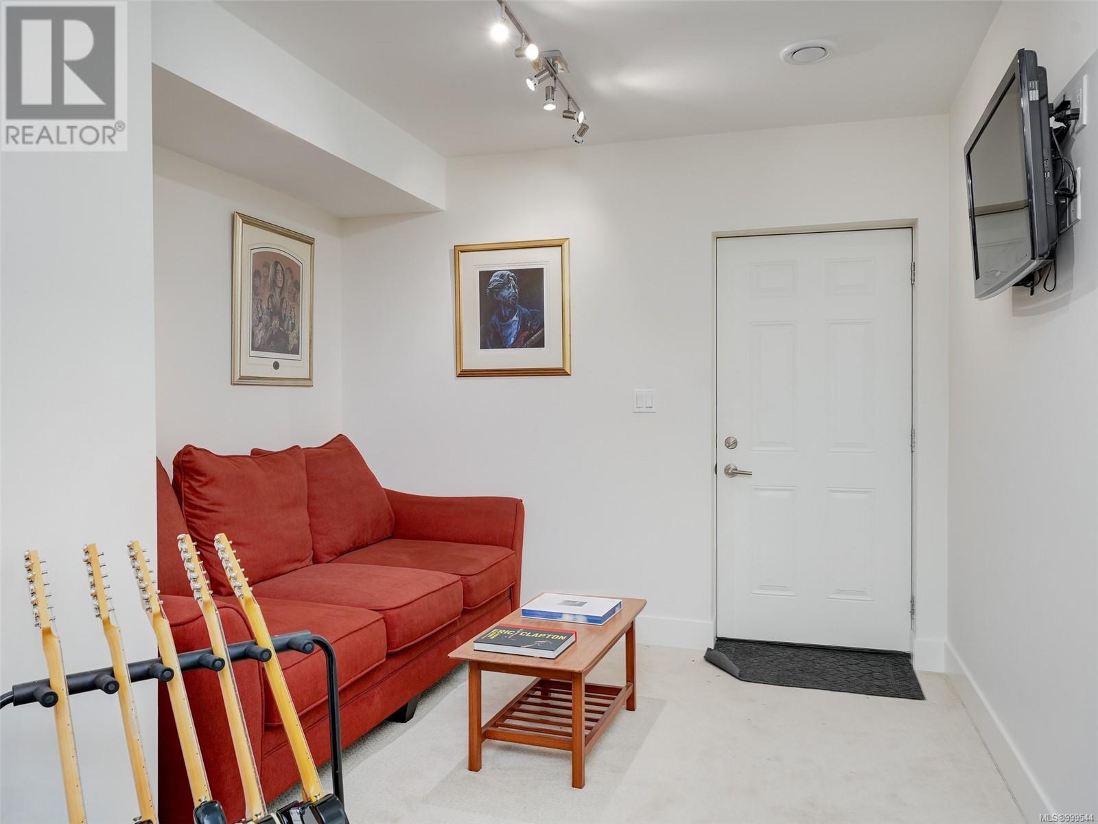  1202 Ocean Park Lane, Saanich