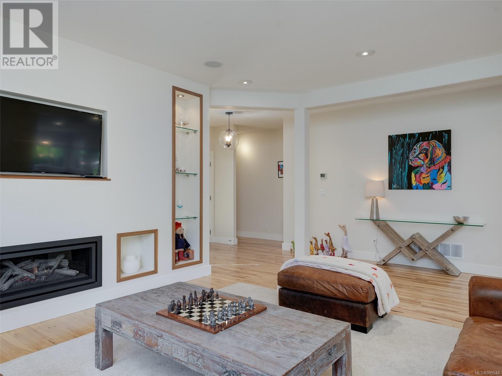  1202 Ocean Park Lane, Saanich