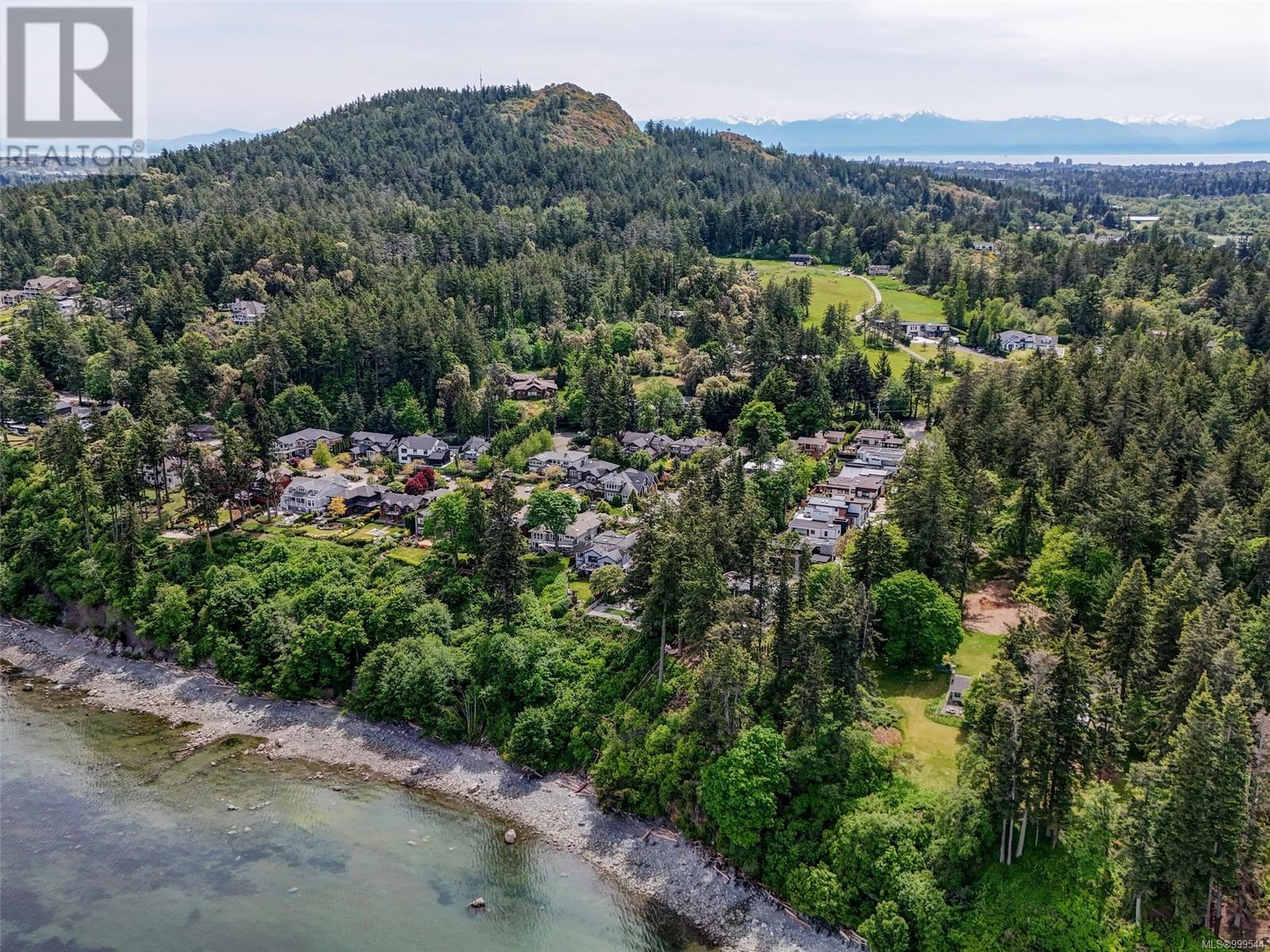  1202 Ocean Park Lane, Saanich