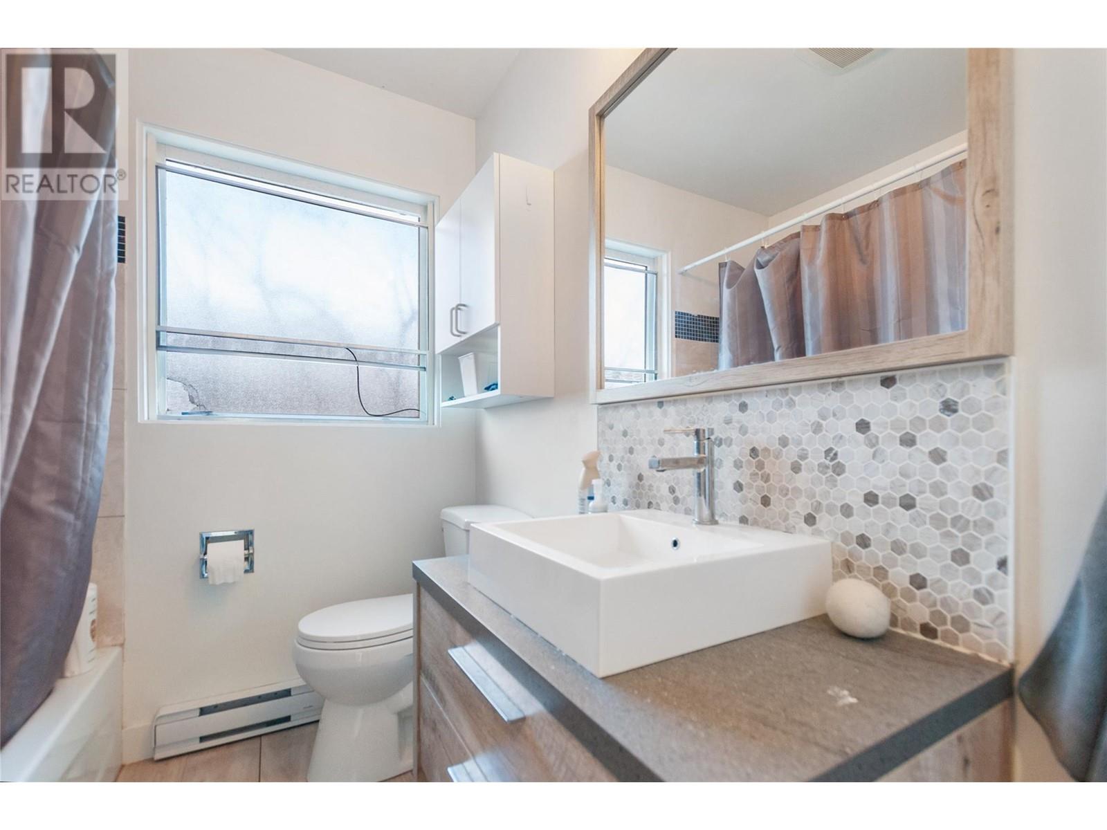  1611 Elm Street East, Kelowna