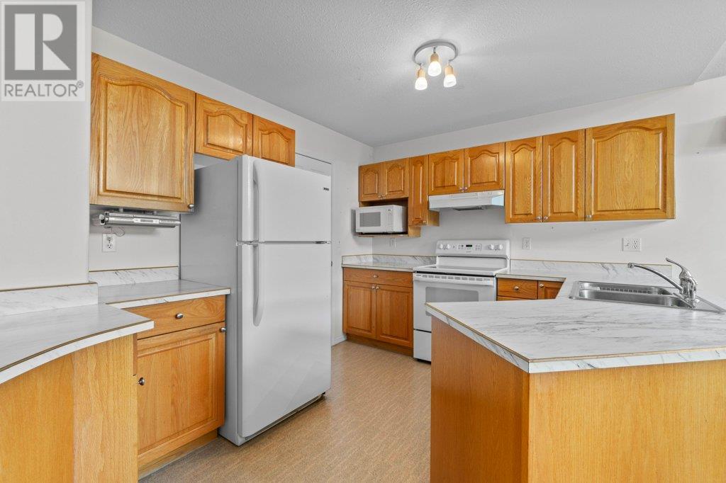 Photo 3 of 780 10 Street Sw Unit 2, Salmon Arm BC