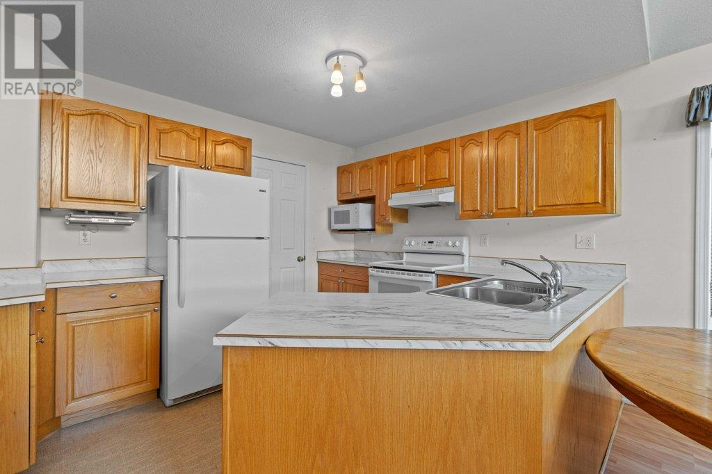 Photo 8 of 780 10 Street Sw Unit 2, Salmon Arm BC