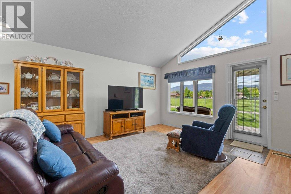 Photo 12 of 780 10 Street Sw Unit 2, Salmon Arm BC