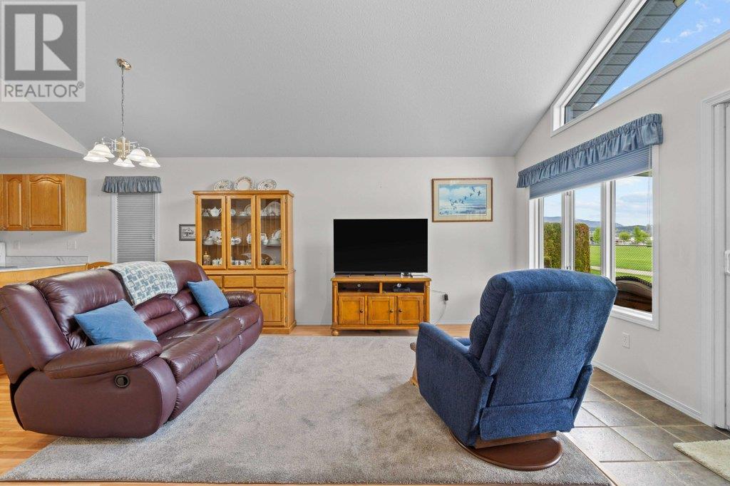 Photo 13 of 780 10 Street Sw Unit 2, Salmon Arm BC