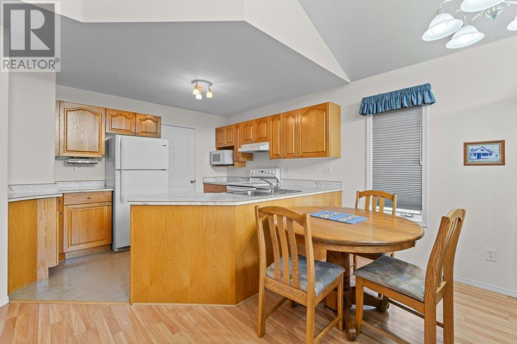 Photo 10 of 780 10 Street Sw Unit 2, Salmon Arm BC